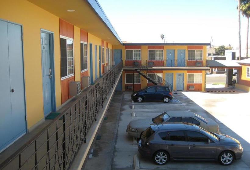 מוטל Pacific Coast Inn