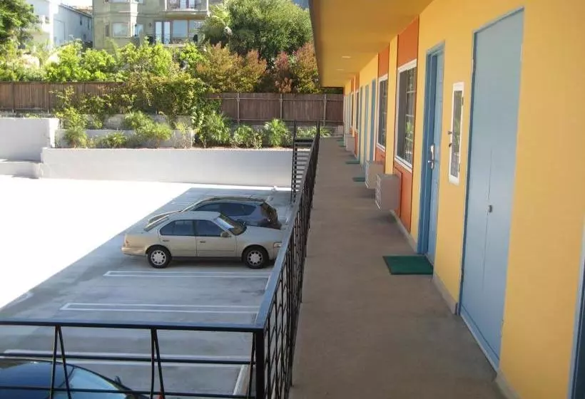 Мотель Pacific Coast Inn