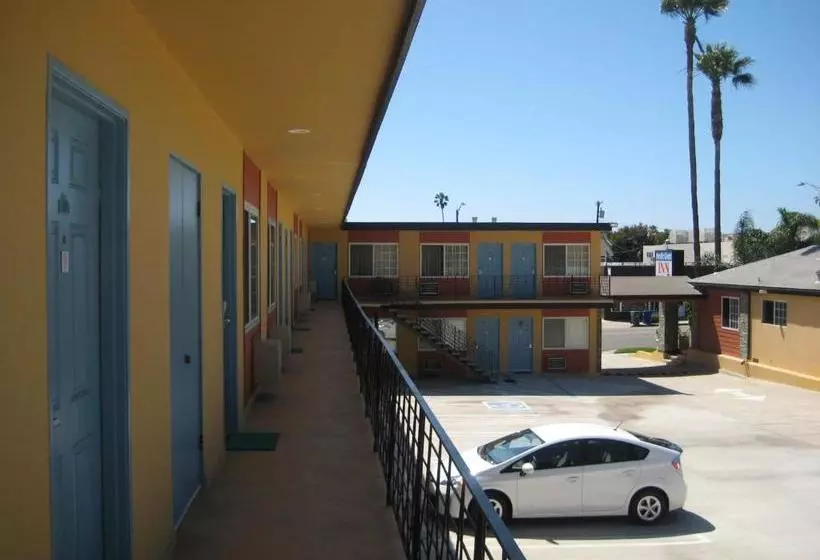 Мотель Pacific Coast Inn