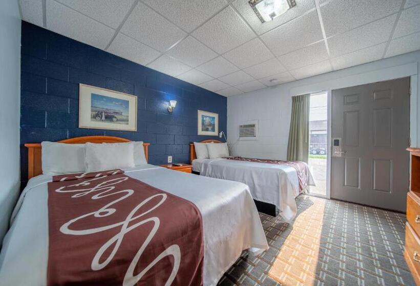 מוטל Sleep Ees Inn, Saginaw & Shields