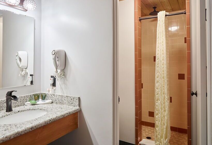 فندق على الطريق Timbers Inn