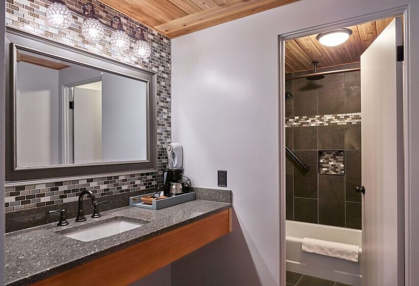 فندق على الطريق Timbers Inn