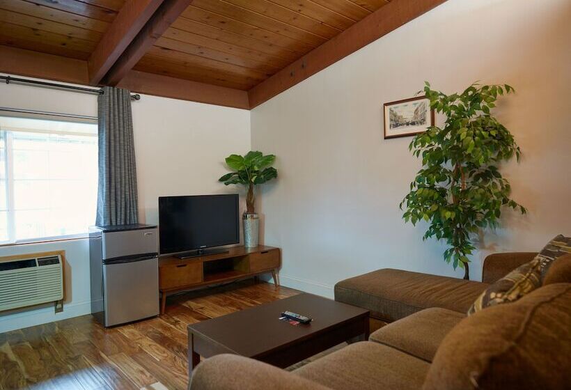 فندق على الطريق Timbers Inn