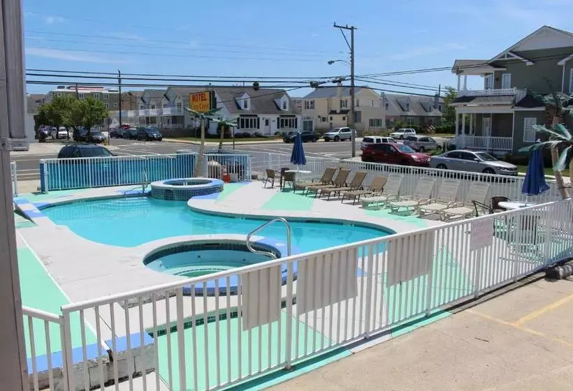 Cozy Crest Motel