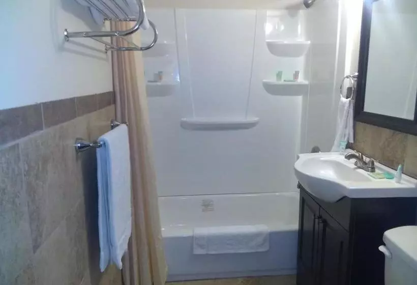 Cozy Crest Motel