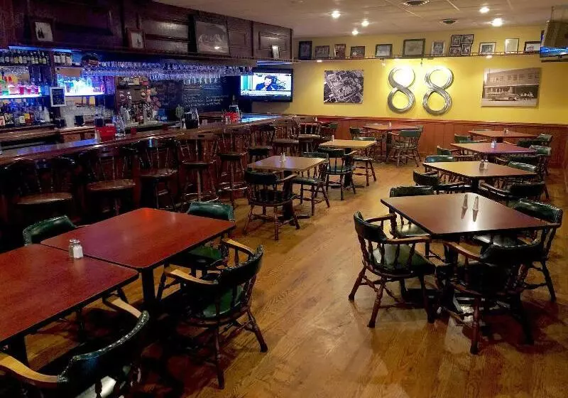 בית מלון כפרי Bicentennial Inn