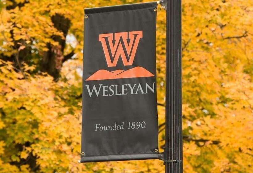 فندق Bicentennial Inn