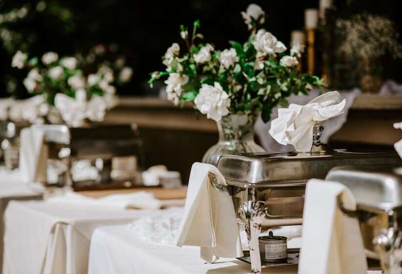 فندق Bicentennial Inn