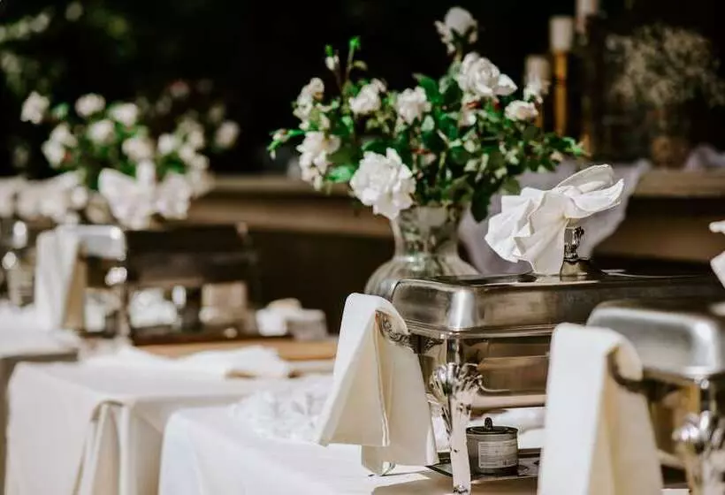 בית מלון כפרי Bicentennial Inn