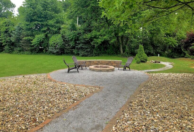 فندق Bicentennial Inn