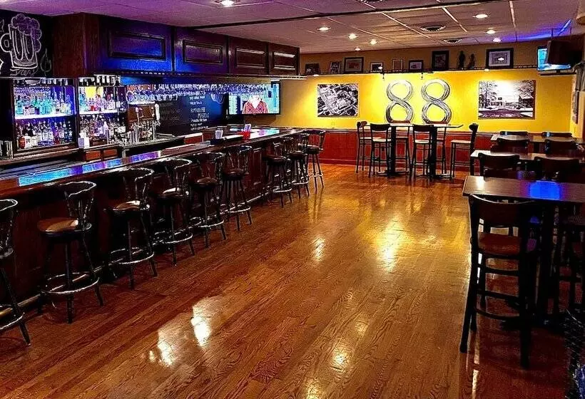 בית מלון כפרי Bicentennial Inn