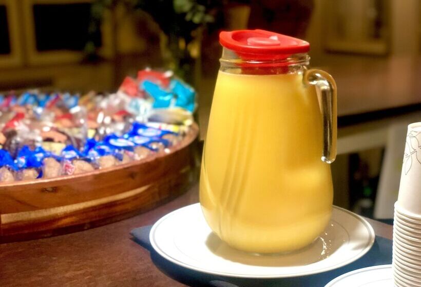 فندق Bicentennial Inn