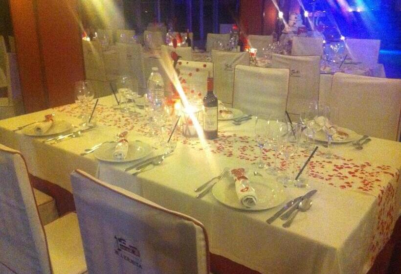 هتل L Ermita Casa Ripo