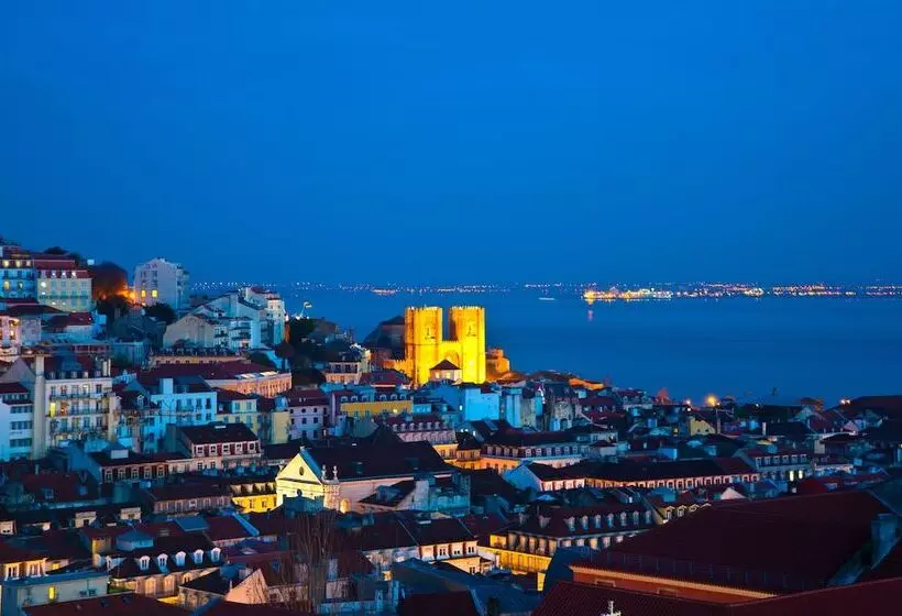 هتل Lisboa Carmo