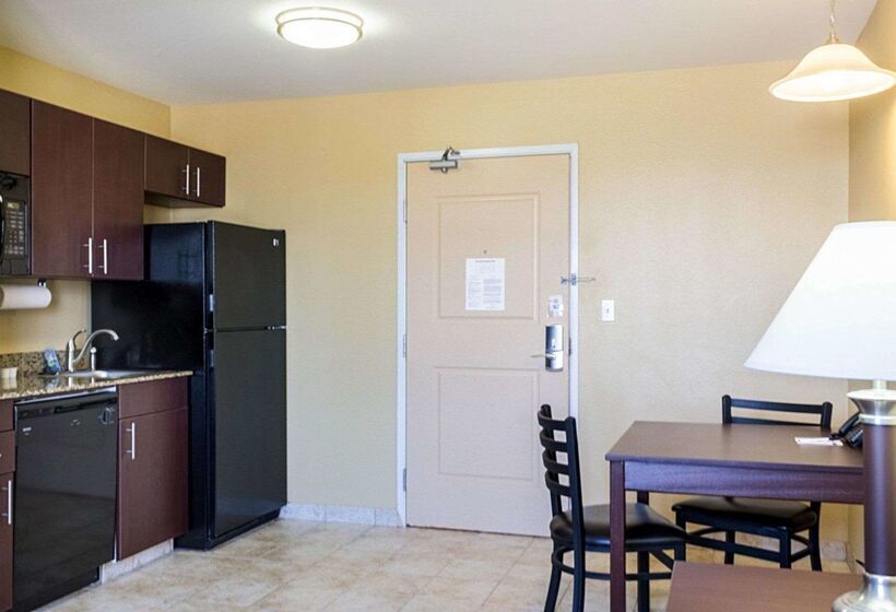 فندق Mainstay Suites Minot