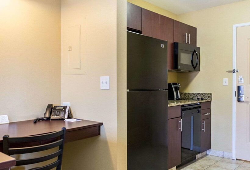 فندق Mainstay Suites Minot