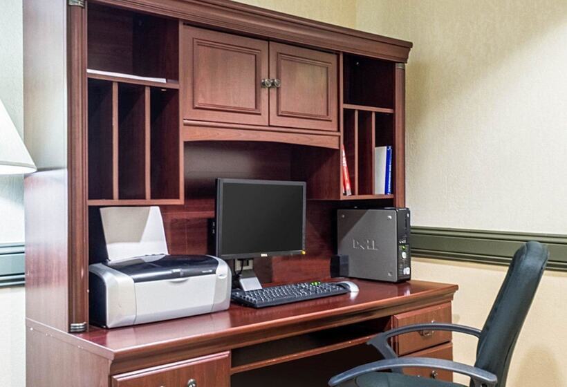 فندق Mainstay Suites Minot