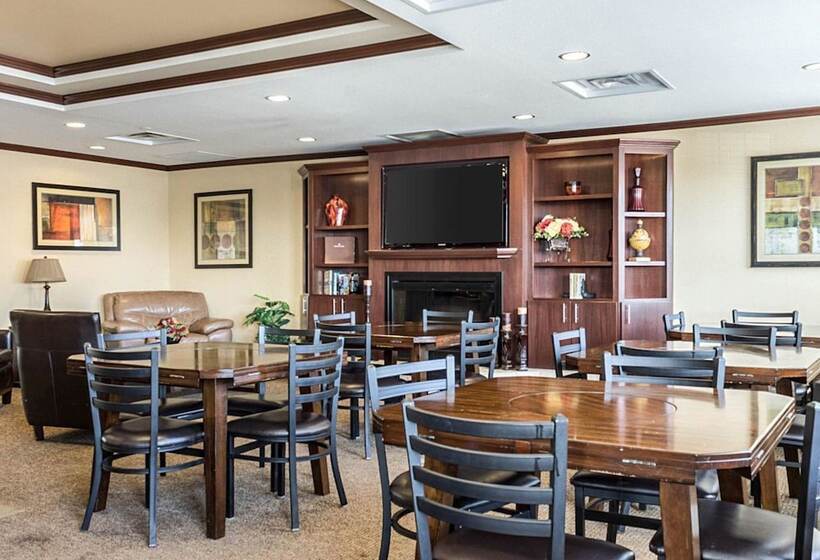 فندق Mainstay Suites Minot