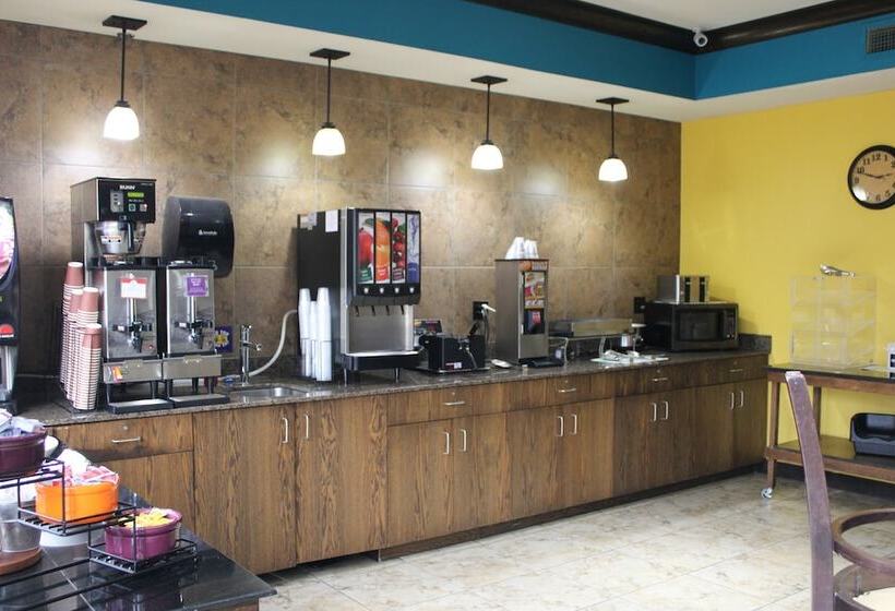 فندق Parkwood Inn & Suites