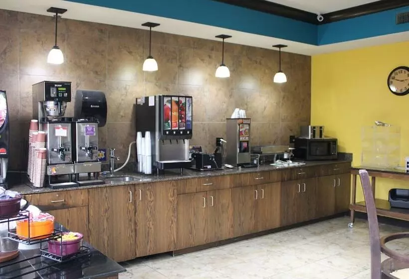 ホテル Parkwood Inn & Suites