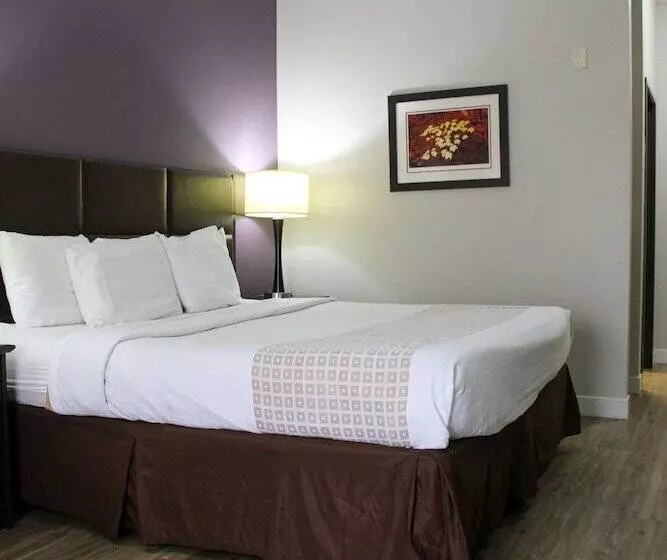 ホテル Parkwood Inn & Suites