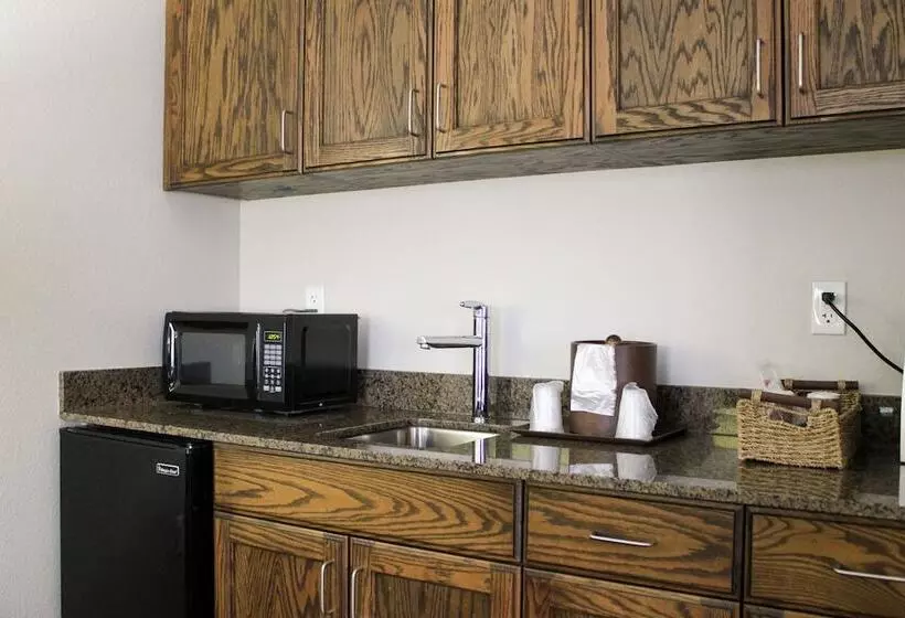 ホテル Parkwood Inn & Suites