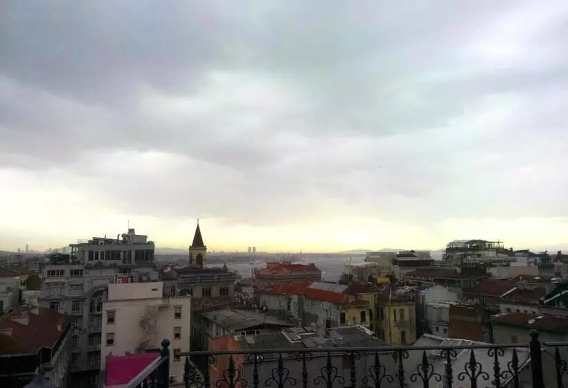 בית מלון כפרי The Pera Hill