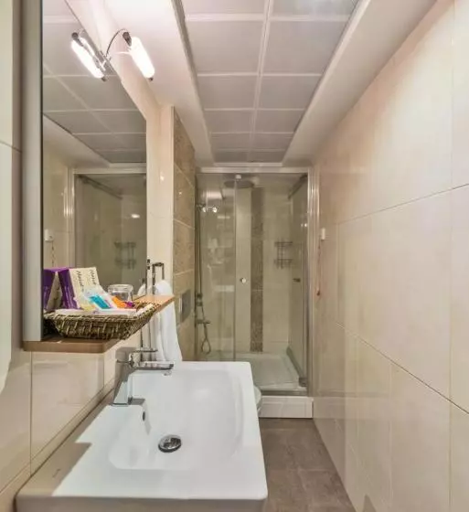 בית מלון כפרי The Pera Hill