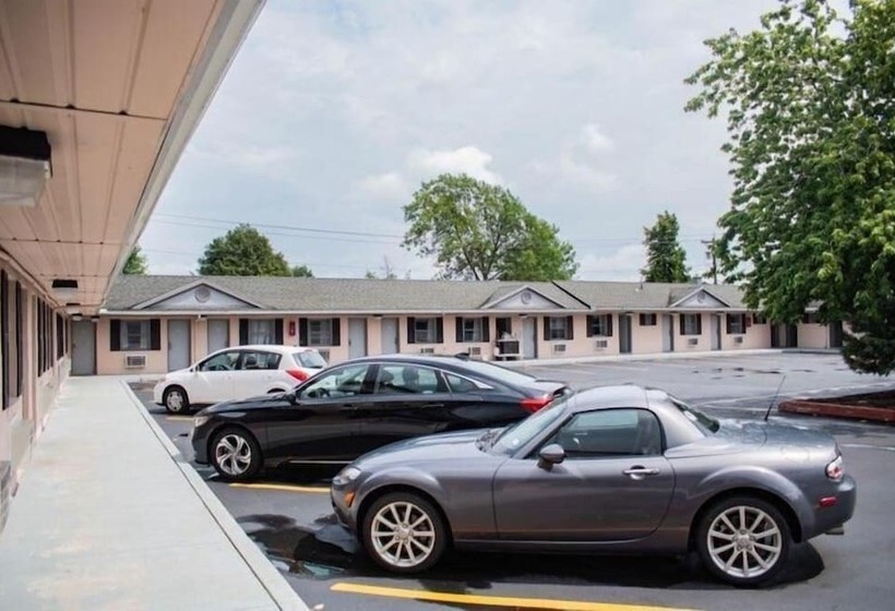 فندق على الطريق Boulevard Inn