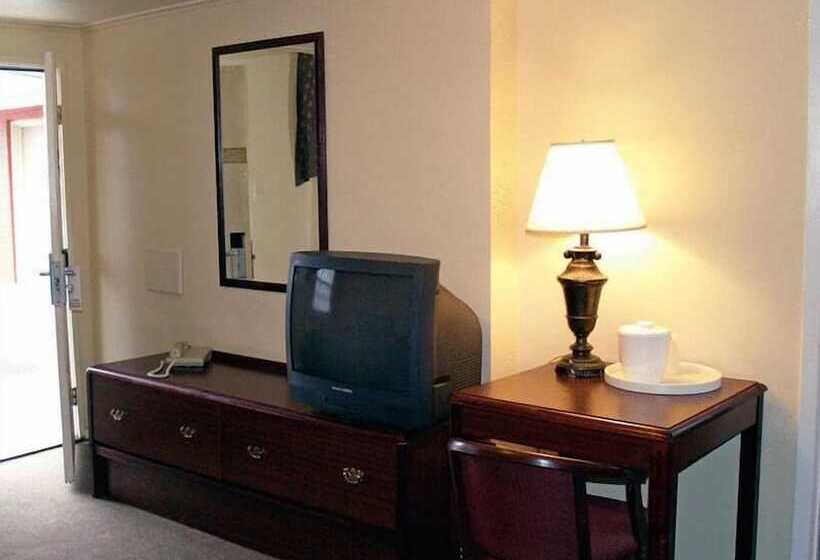 فندق على الطريق Boulevard Inn