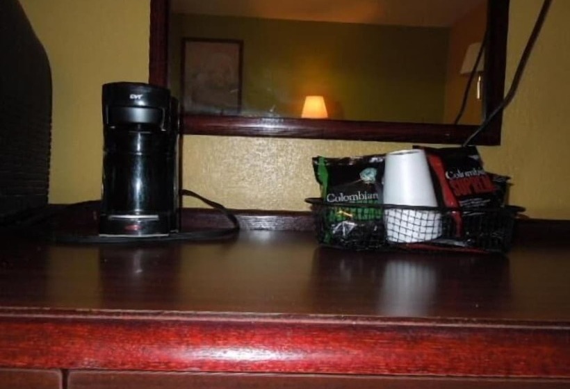 فندق على الطريق Boulevard Inn