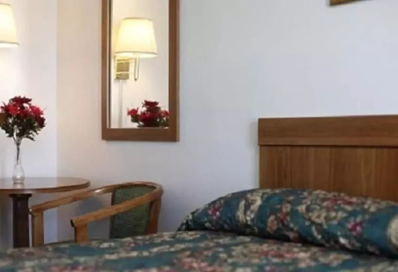 Travelier Motel Macon