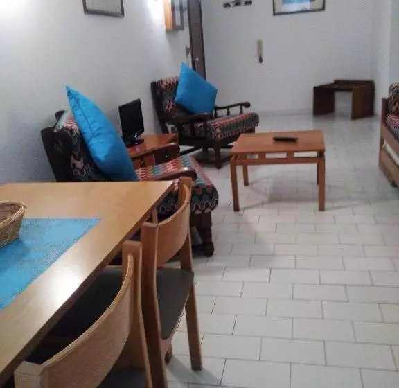 Apartamentos Turisticos Lindomar