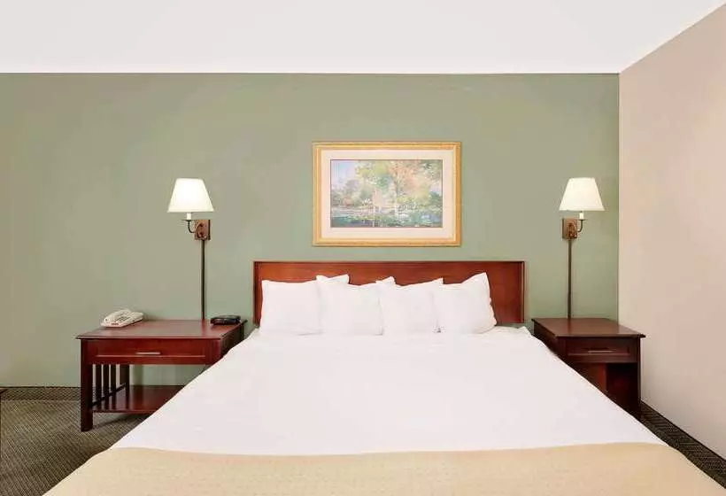 Hotel Baymont By Wyndham Keokuk