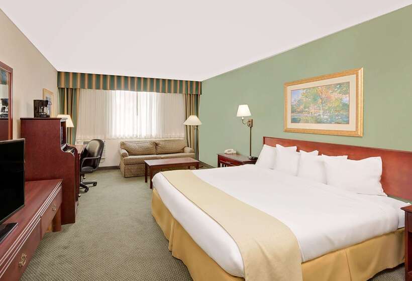 Отель Baymont By Wyndham Keokuk