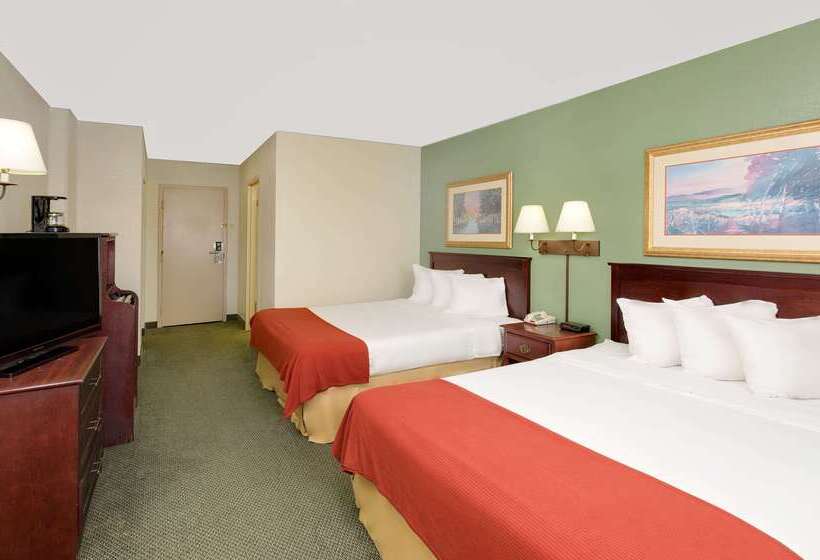 Отель Baymont By Wyndham Keokuk