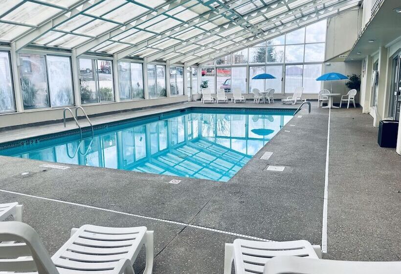 Отель Baymont By Wyndham Keokuk