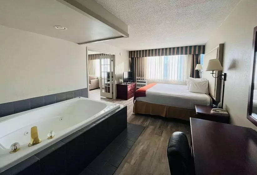 Hotel Baymont By Wyndham Keokuk