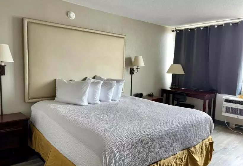 Hotel Baymont By Wyndham Keokuk