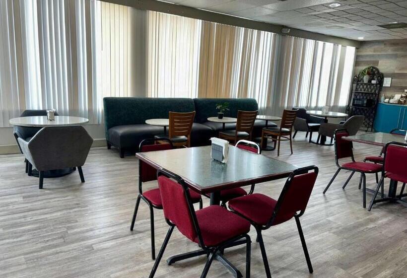 Отель Baymont By Wyndham Keokuk