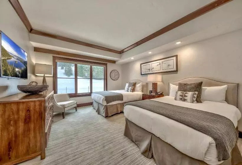 בית מלון כפרי Constellation Residences