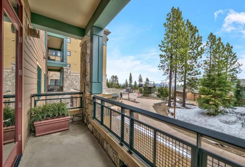 בית מלון כפרי Constellation Residences