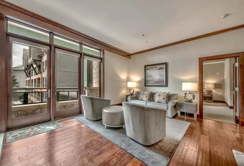 בית מלון כפרי Constellation Residences