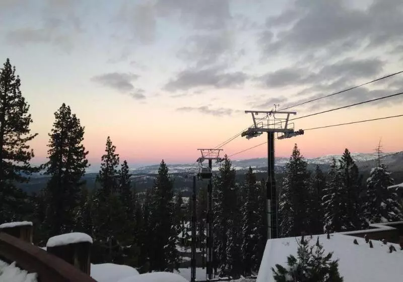 בית מלון כפרי Constellation Residences