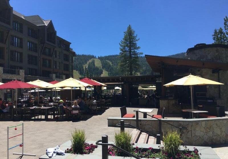 בית מלון כפרי Constellation Residences