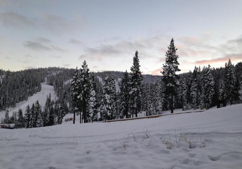 בית מלון כפרי Constellation Residences