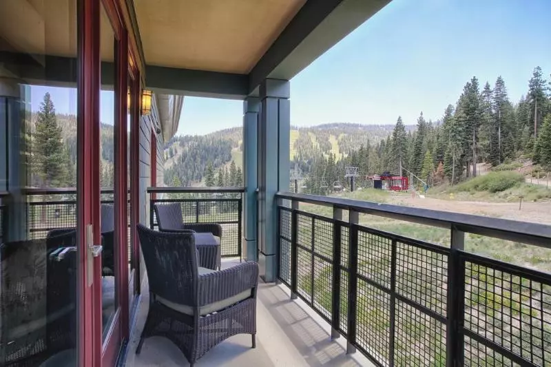 בית מלון כפרי Constellation Residences