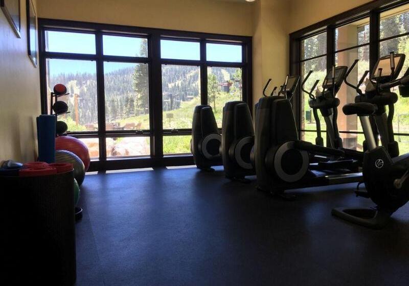 בית מלון כפרי Constellation Residences