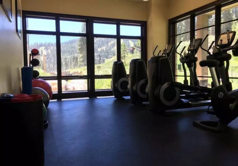 בית מלון כפרי Constellation Residences