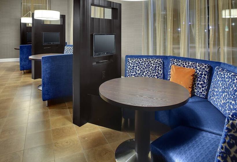 בית מלון כפרי Courtyard By Marriott Boone